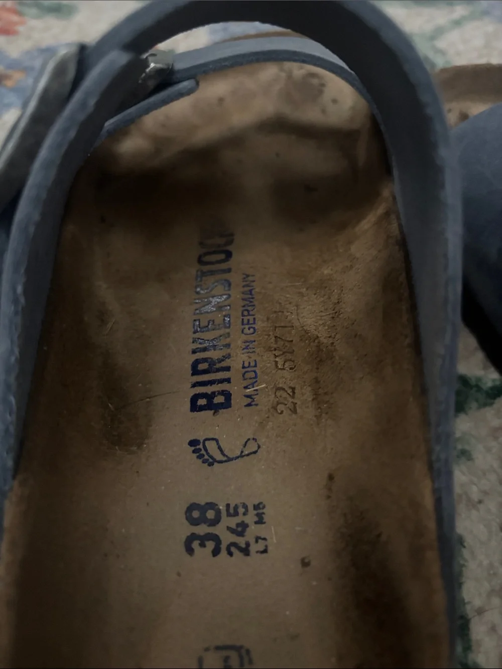 EUC Birkenstock Arizona 38